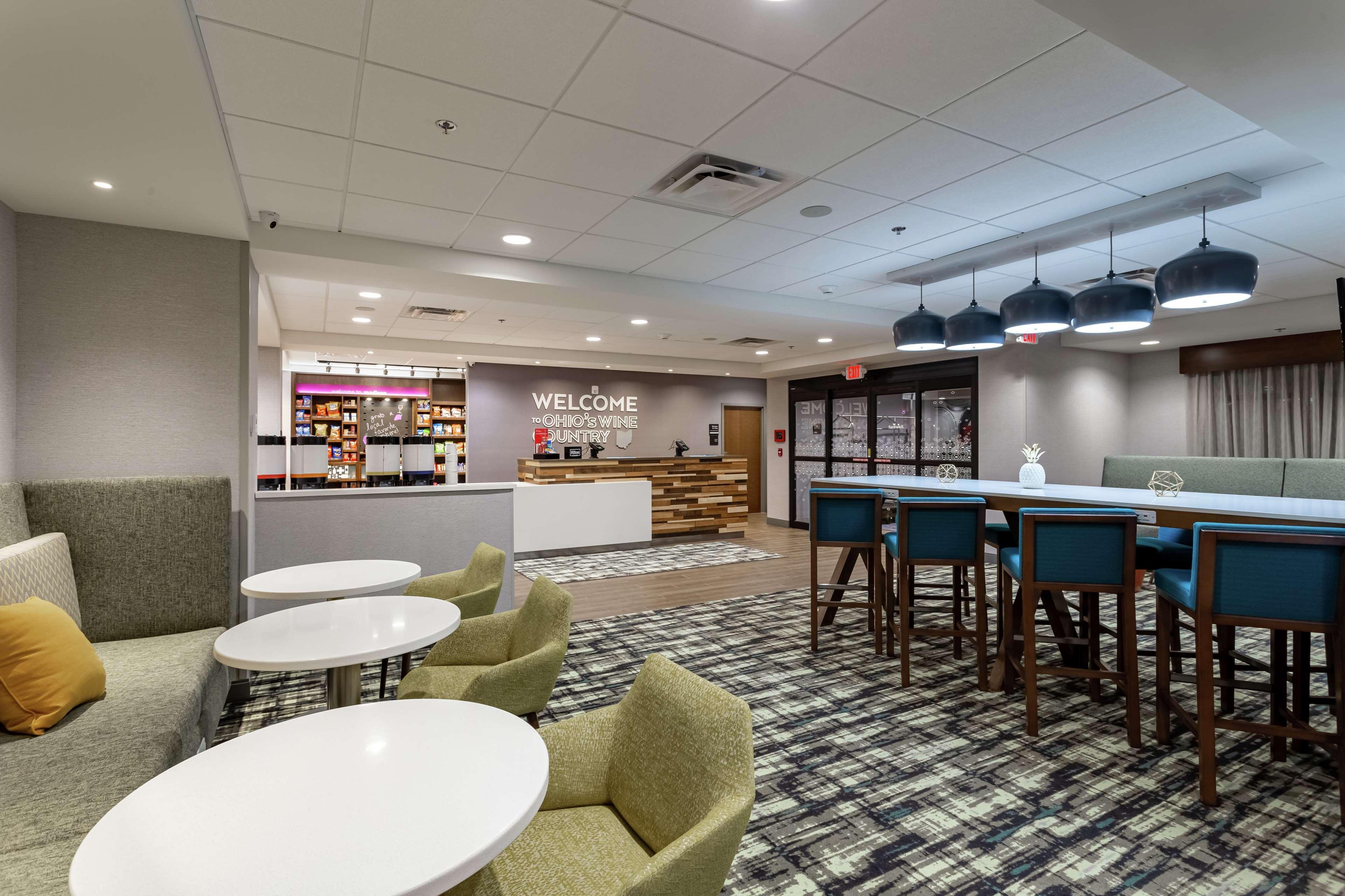 Hampton Inn Madison, Oh Exteriör bild
