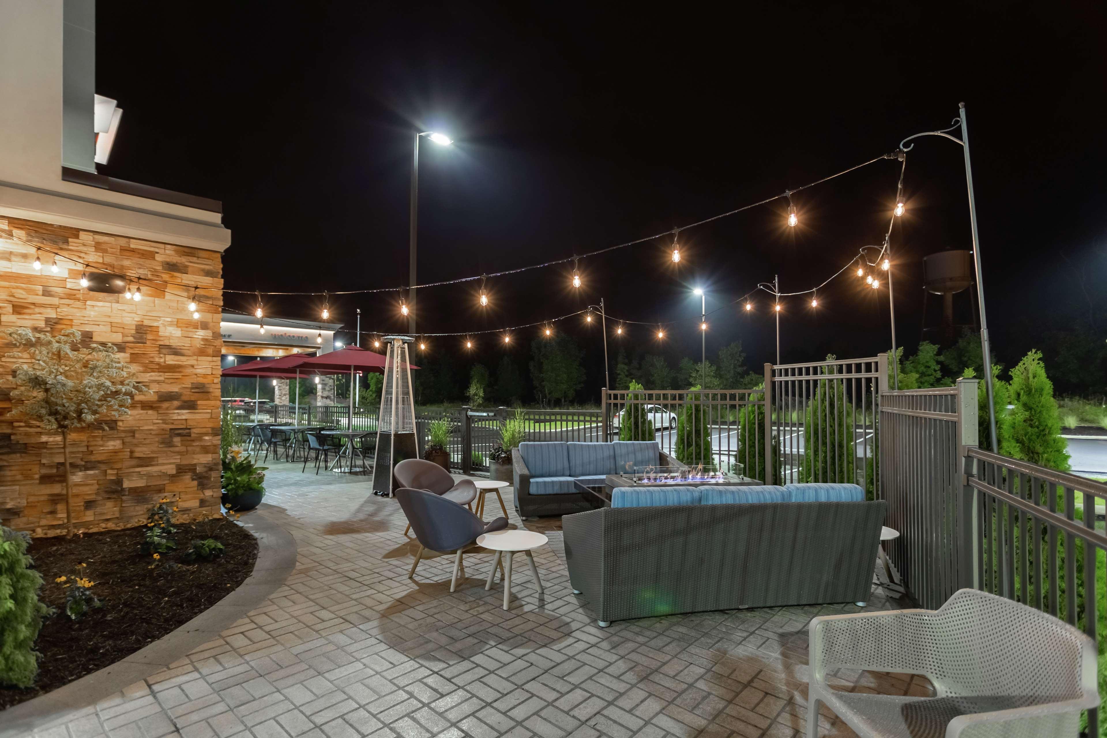 Hampton Inn Madison, Oh Exteriör bild